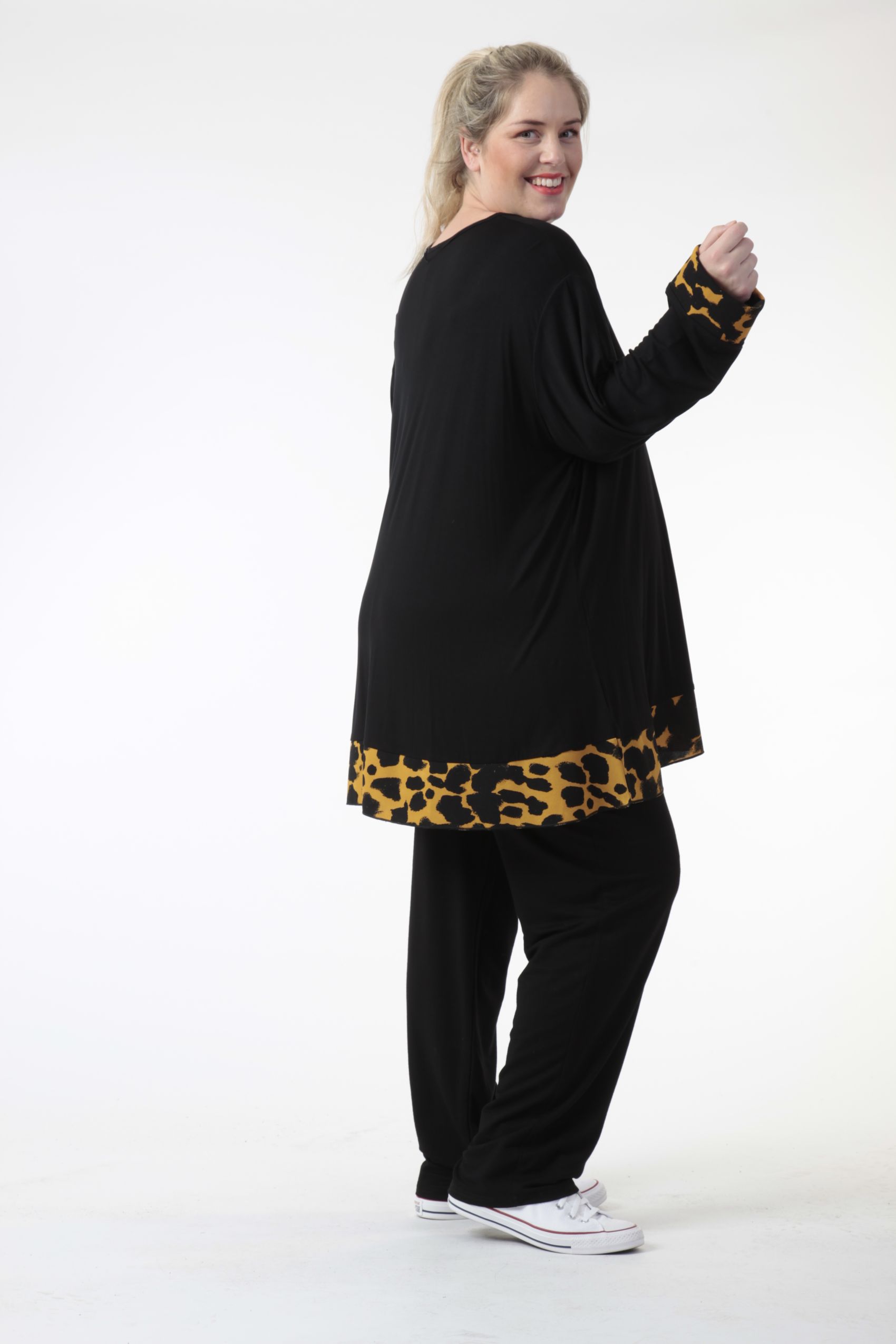  A-Form Bigshirt von AKH Fashion aus Viskose, 0743.06722, Schwarz-Senf, Leopard, Ausgefallen