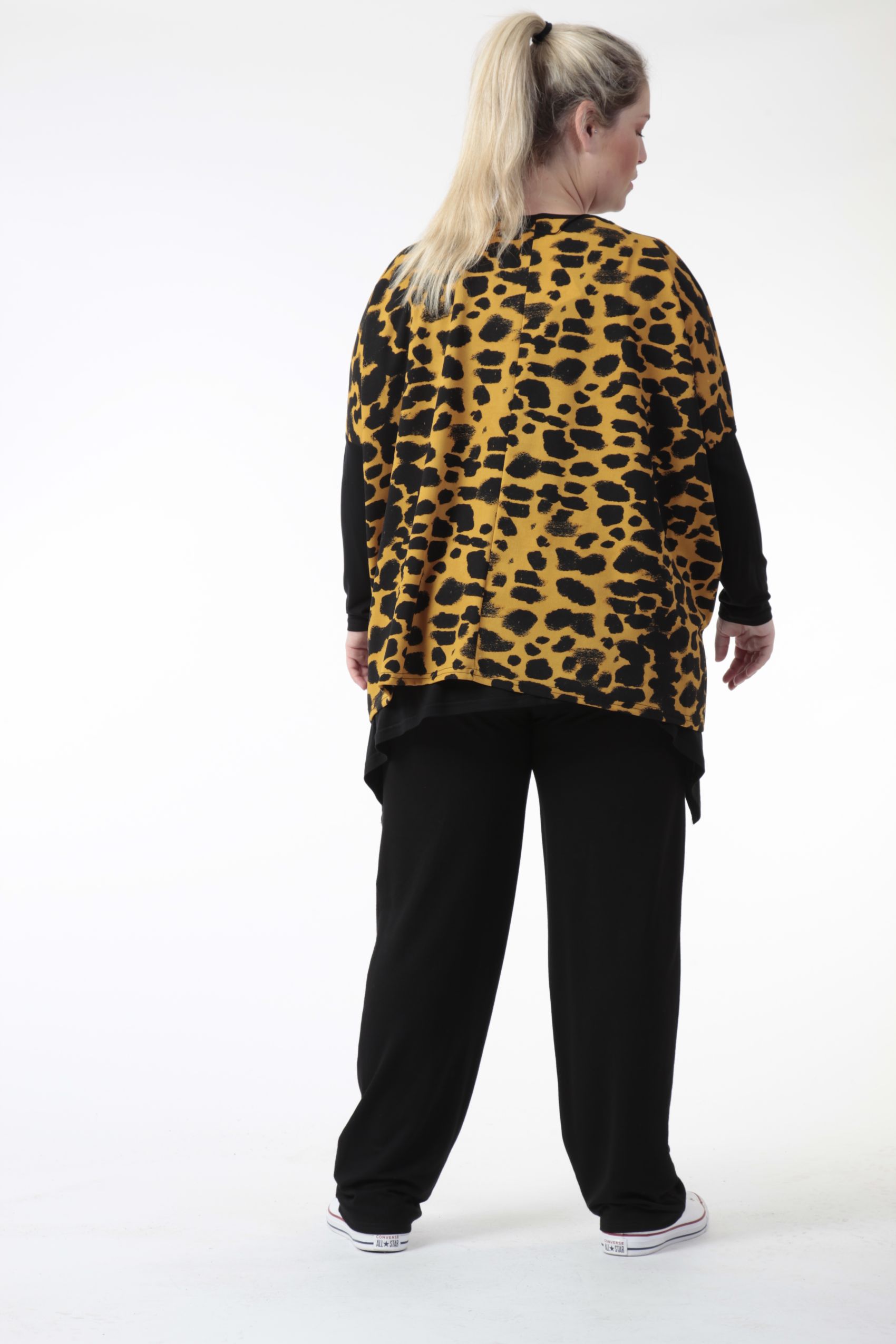  Bigshirt von AKH Fashion aus Viskose in kastiger Form, 0743.06721, Schwarz-Senf, Ausgefallen