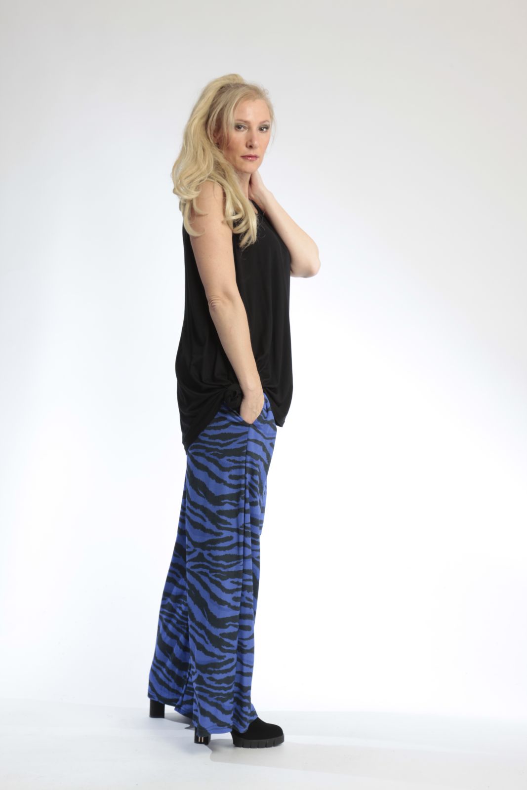 AKH Fashion Hose in gerader Form, aus Materialmix, 0801.01529, Royalblau-Schwarz, Zebra