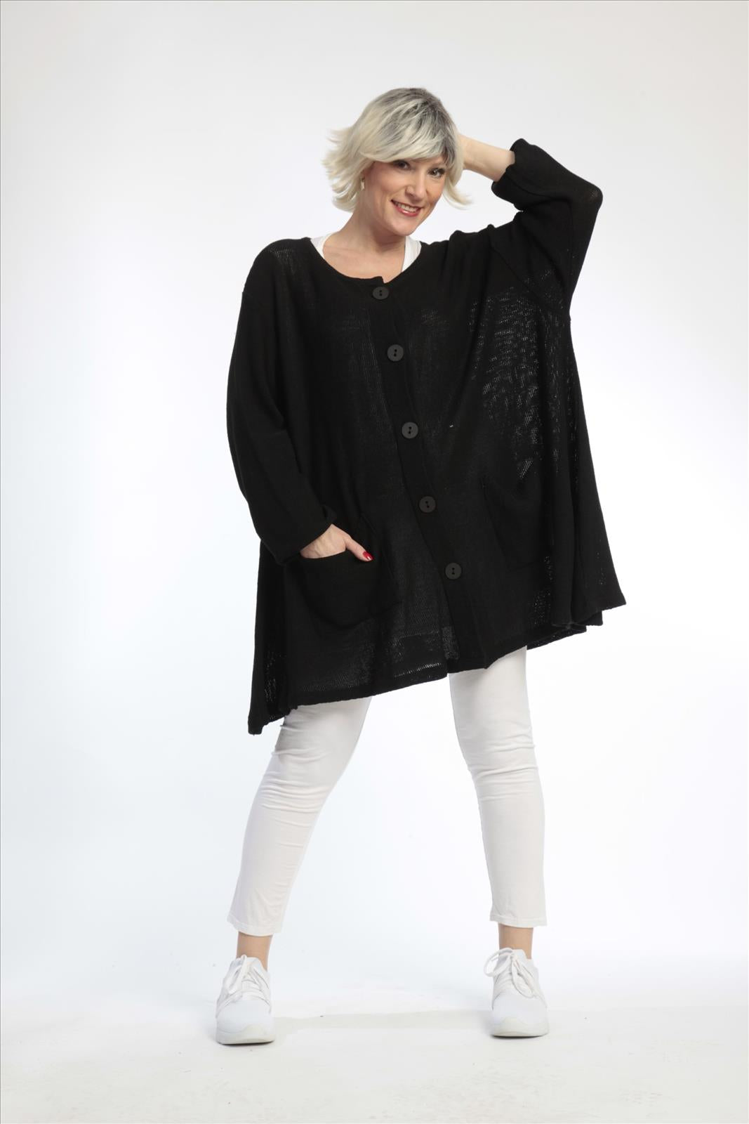  A-Form Jacke in zeitlosem Schwarz aus leichter Baumwolle für Lagenlooks und Plus Size Mode