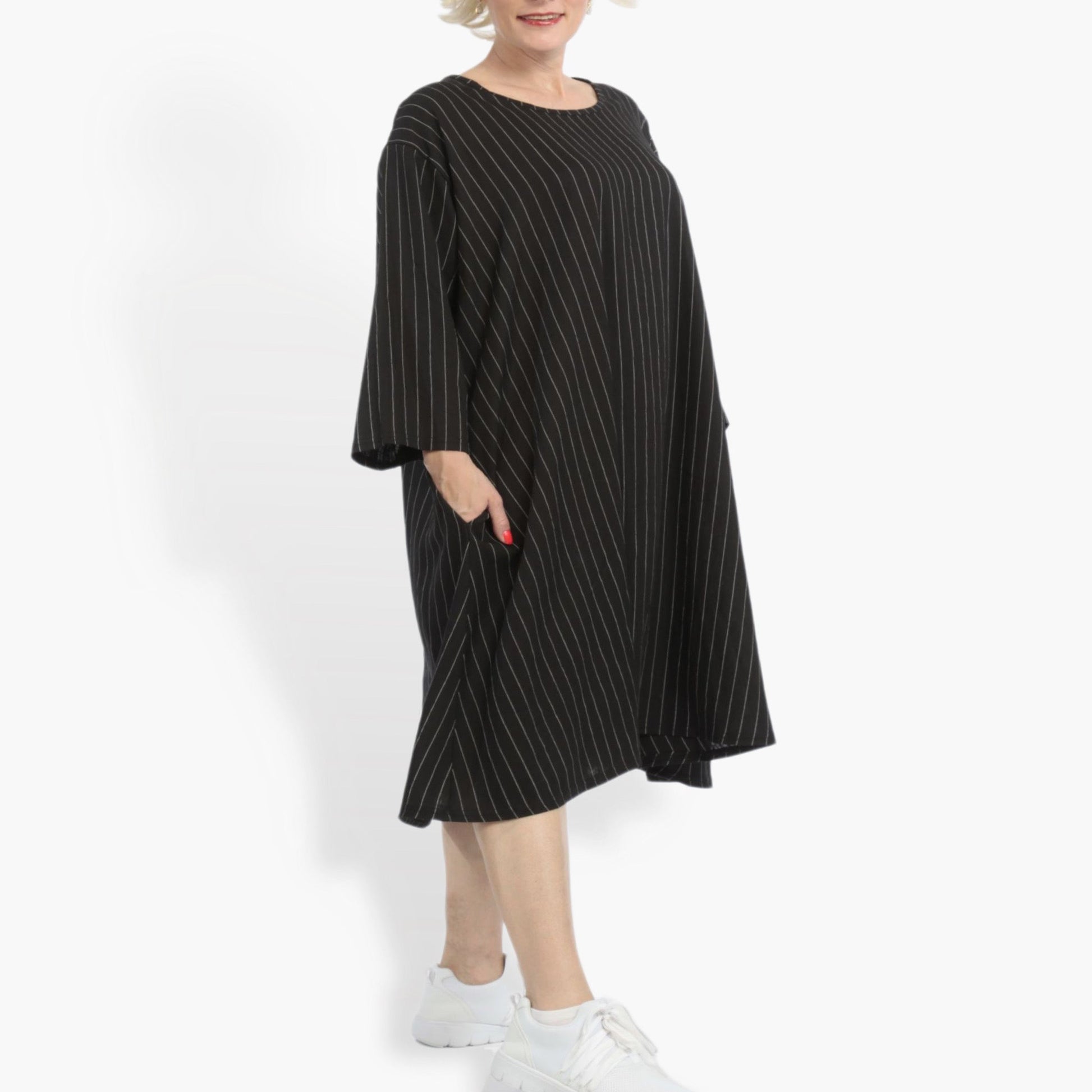  Stilvolles Leinen-Shirt in Schwarz-Weiß mit 3/4-Ärmeln und praktischen Seitentaschen für Plus Size