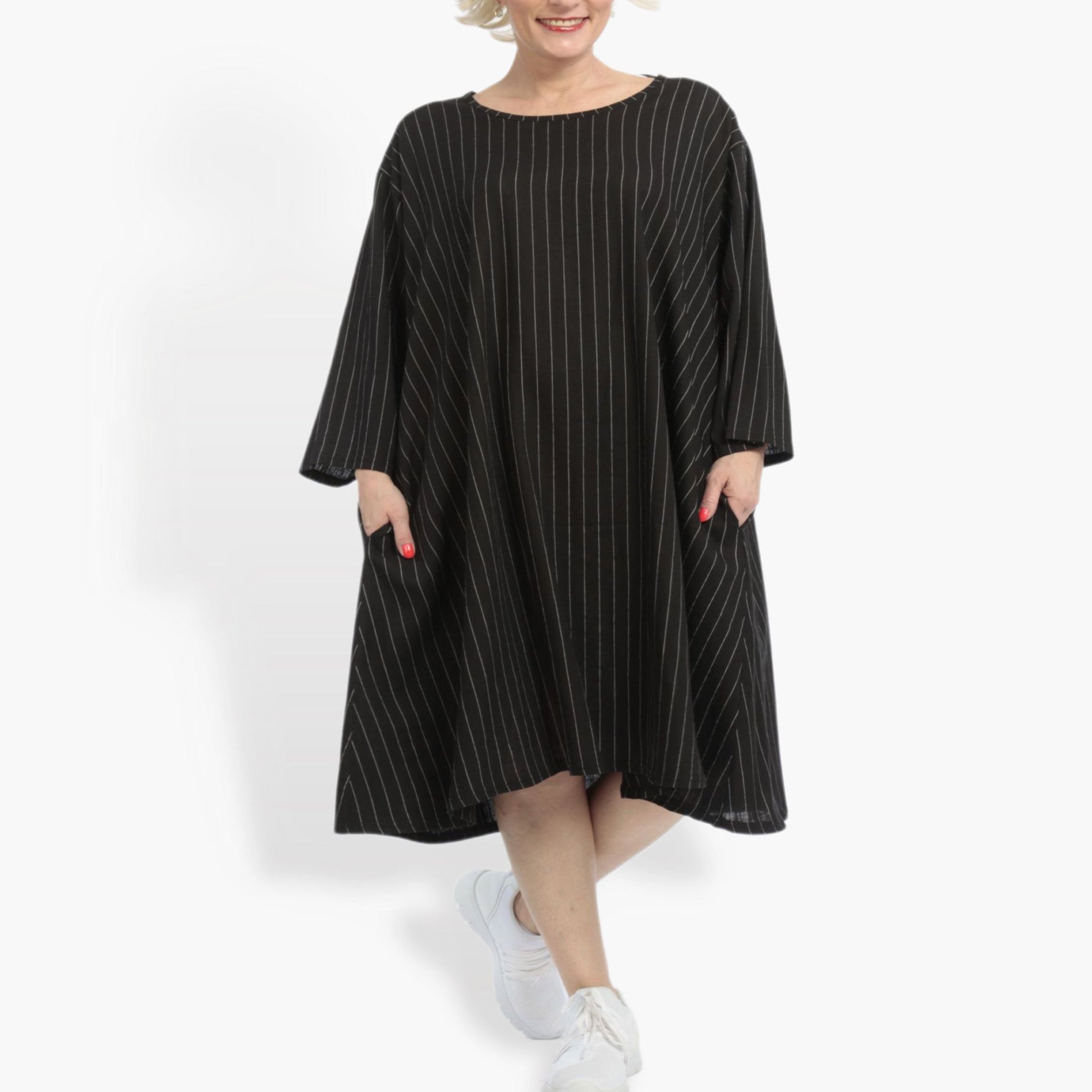  Stilvolles Leinen-Shirt in Schwarz-Weiß mit 3/4-Ärmeln und praktischen Seitentaschen für Plus Size