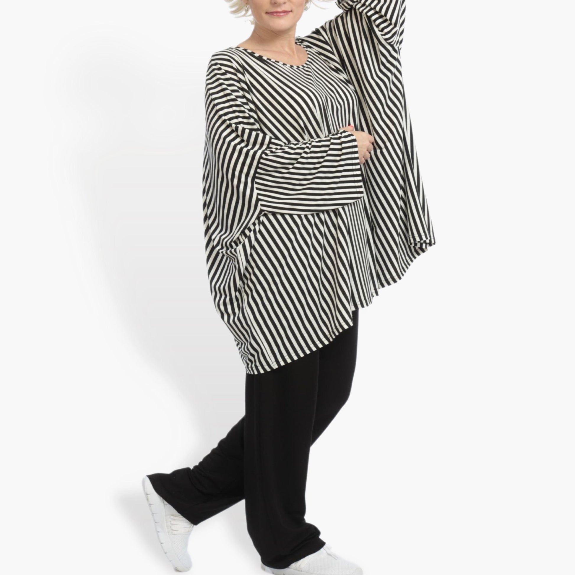  Bigshirt von AKH Fashion aus Materialmix, 0869.06648, Schwarz-Weiß, Streifen, Schick, Modern