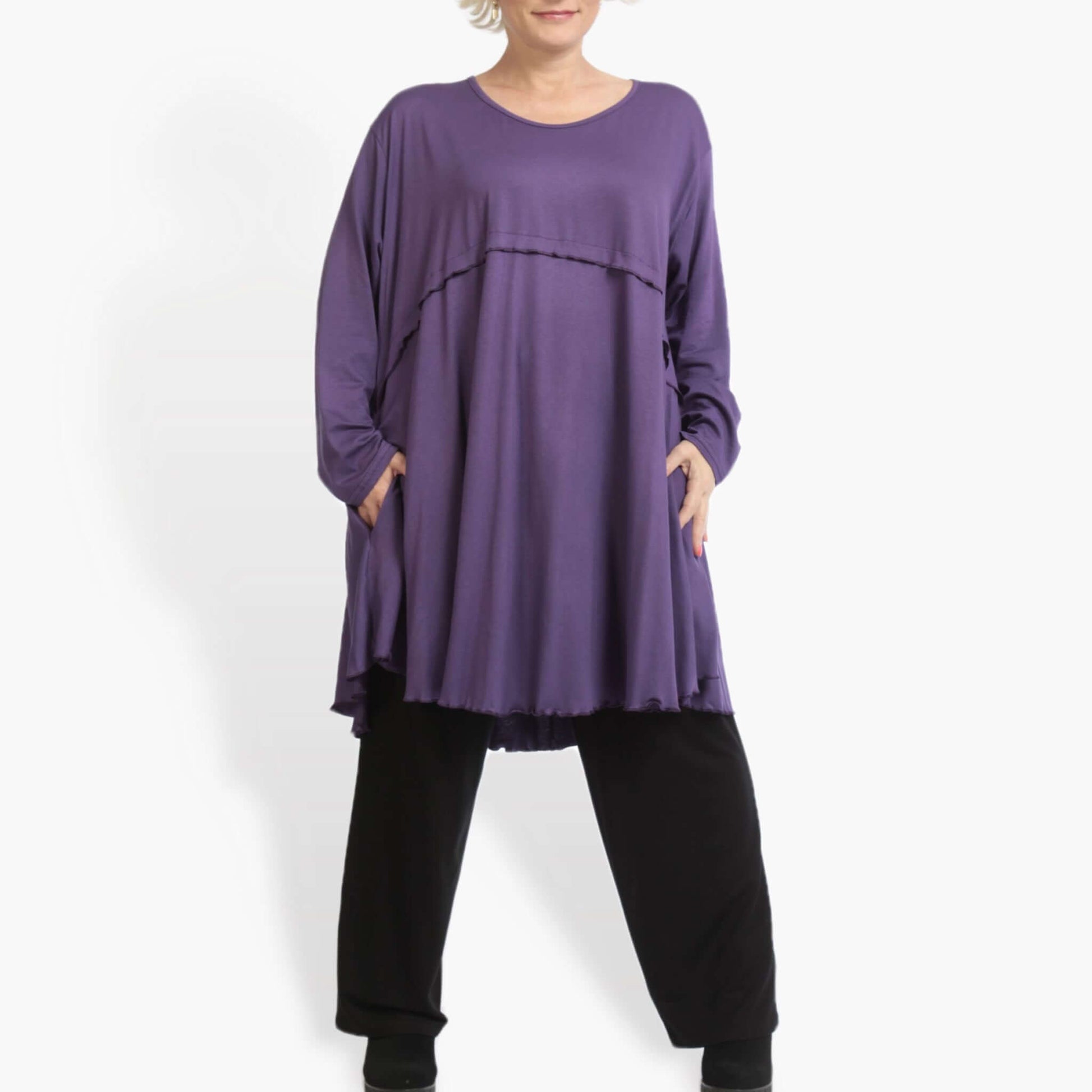  A-Form Oversize Shirt aus leichtem Viskose-Jersey in zeitlosem Lila mit praktischen Taschen