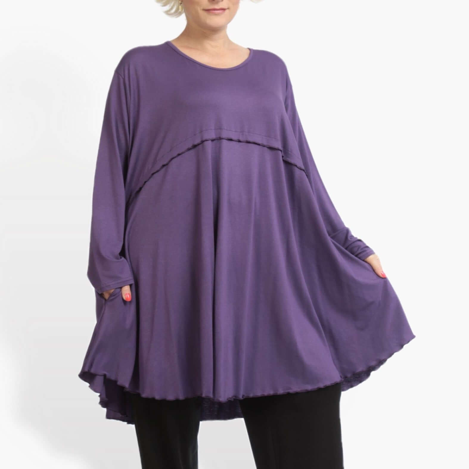  A-Form Oversize Shirt aus leichtem Viskose-Jersey in zeitlosem Lila mit praktischen Taschen