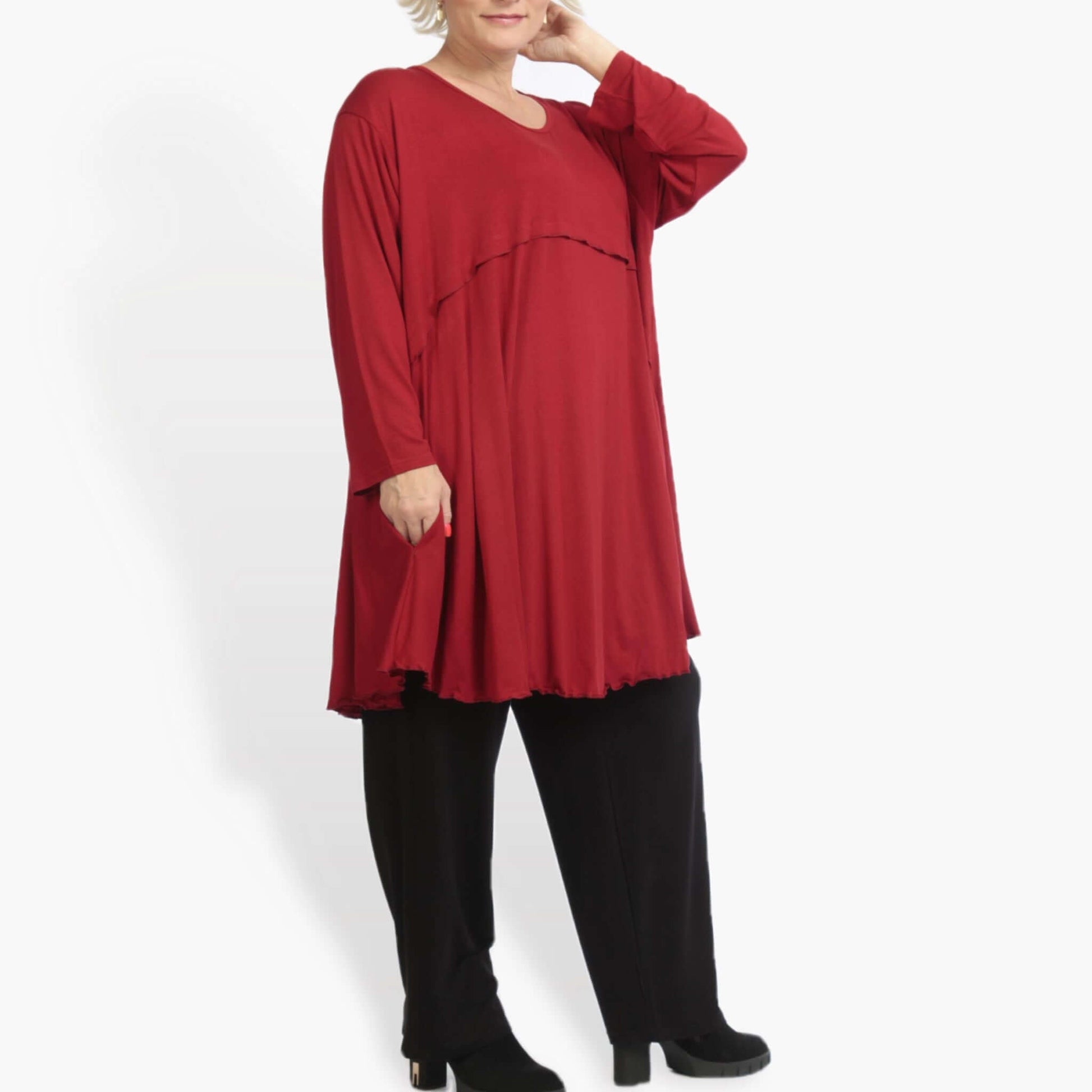  A-Form Shirt in zeitlosem Rot mit lässigem Oversize-Schnitt und praktischen Seitentaschen für Plus Size