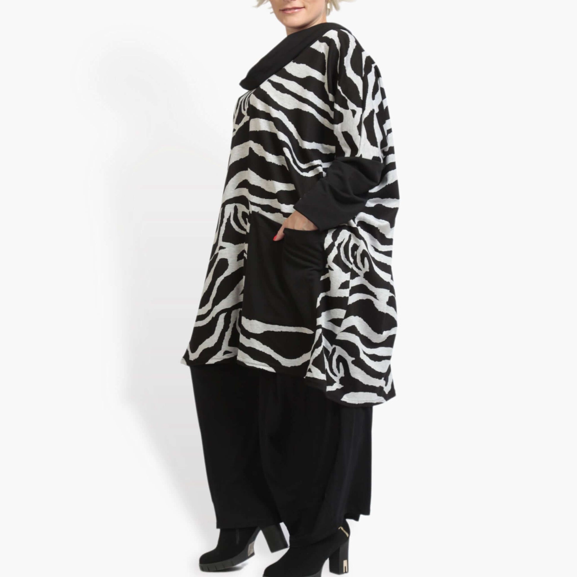  Bigshirt von AKH Fashion aus Viskose in kastiger Form, 0916.06807, Schwarz-Grau, Ausgefallen